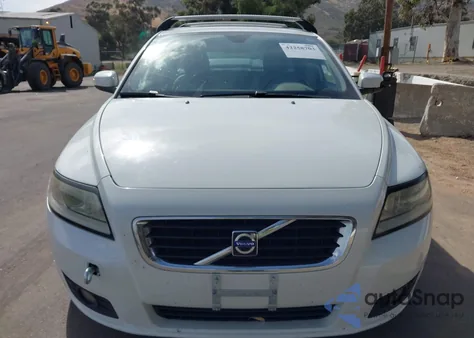 2009 Volvo V50 2.4I from USA, damaged, VIN YV1MW390792469330